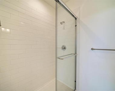 2206 Washington Palm Court - Photo Thumbnail 30