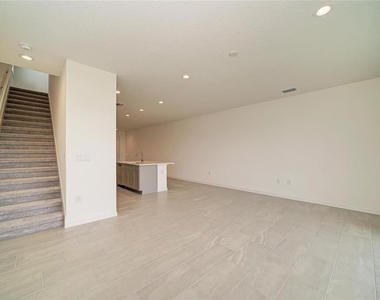 2206 Washington Palm Court - Photo Thumbnail 23