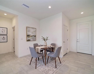 2206 Washington Palm Court - Photo Thumbnail 8