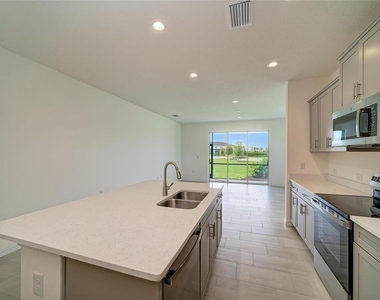 2206 Washington Palm Court - Photo Thumbnail 18