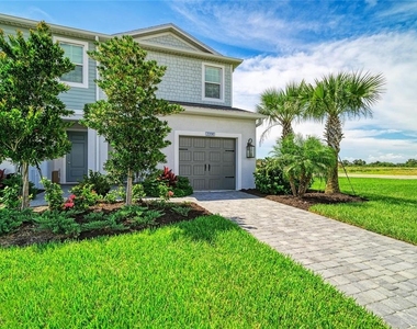 2206 Washington Palm Court - Photo Thumbnail 2