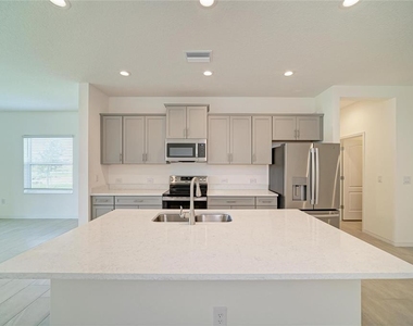 2206 Washington Palm Court - Photo Thumbnail 12