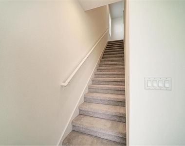 2206 Washington Palm Court - Photo Thumbnail 25