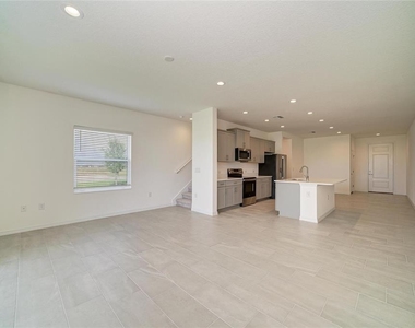 2206 Washington Palm Court - Photo Thumbnail 35