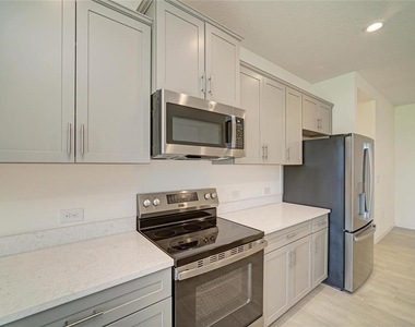 2206 Washington Palm Court - Photo Thumbnail 15