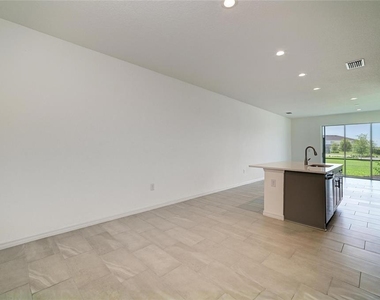 2206 Washington Palm Court - Photo Thumbnail 10