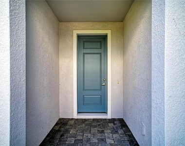 2206 Washington Palm Court - Photo Thumbnail 4