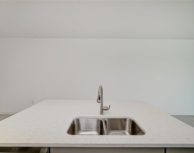 2206 Washington Palm Court - Photo Thumbnail 17