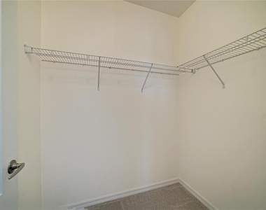 2206 Washington Palm Court - Photo Thumbnail 31
