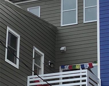 517 Ferry Street - Photo Thumbnail 3