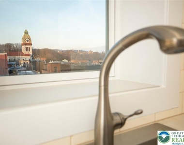 517 Ferry Street - Photo Thumbnail 8