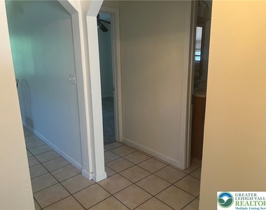 1839 Willow Park Road - Photo Thumbnail 6