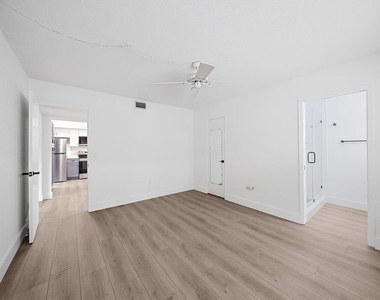 3818 Roxane Boulevard - Photo Thumbnail 4