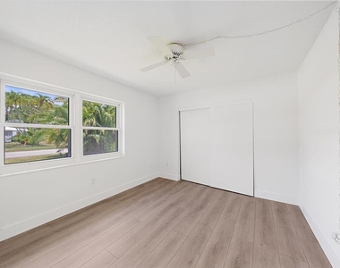 3818 Roxane Boulevard - Photo Thumbnail 5