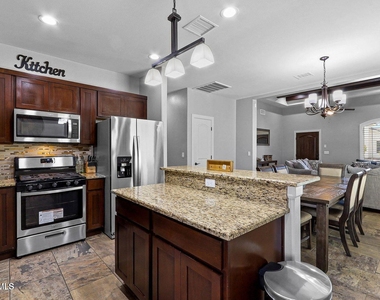 2852 Tierra Oasis Street - Photo Thumbnail 4