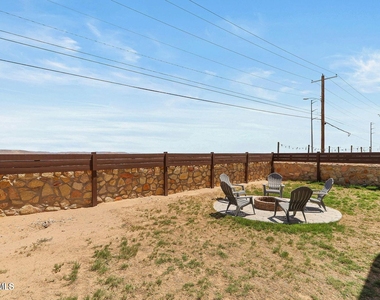 2852 Tierra Oasis Street - Photo Thumbnail 15