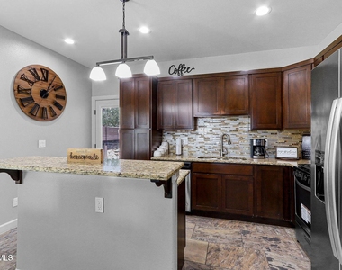 2852 Tierra Oasis Street - Photo Thumbnail 5