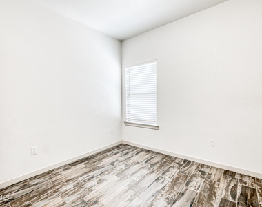 6557 Toivoa Place - Photo Thumbnail 15