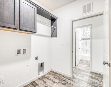 6557 Toivoa Place - Photo Thumbnail 18