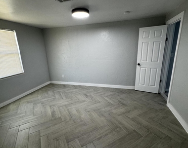 10277 N Loop Drive - Photo Thumbnail 29
