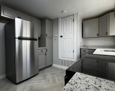 10277 N Loop Drive - Photo Thumbnail 16