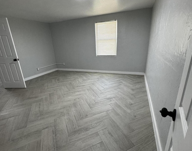 10277 N Loop Drive - Photo Thumbnail 11