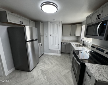 10277 N Loop Drive - Photo Thumbnail 14