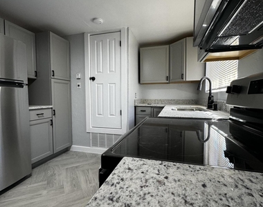 10277 N Loop Drive - Photo Thumbnail 17