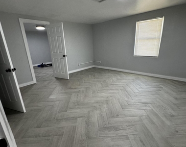 10277 N Loop Drive - Photo Thumbnail 10