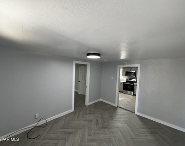 10277 N Loop Drive - Photo Thumbnail 20