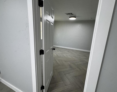 10277 N Loop Drive - Photo Thumbnail 27