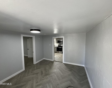 10277 N Loop Drive - Photo Thumbnail 19