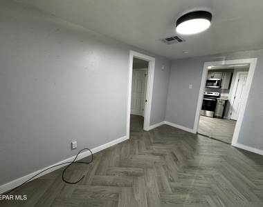 10277 N Loop Drive - Photo Thumbnail 26