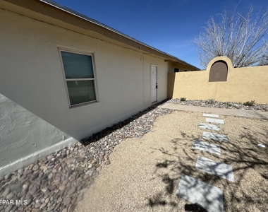 10277 N Loop Drive - Photo Thumbnail 25
