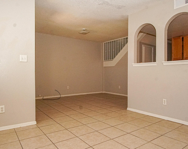 11024 Sunshine Court - Photo Thumbnail 2