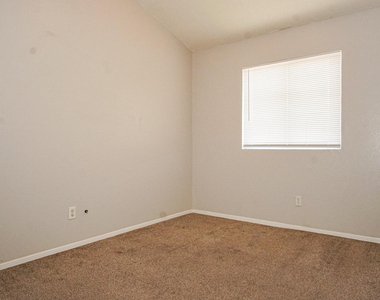 11024 Sunshine Court - Photo Thumbnail 10