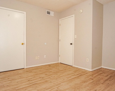 11024 Sunshine Court - Photo Thumbnail 9