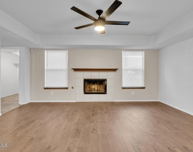 7489 Plaza Redonda Drive - Photo Thumbnail 14