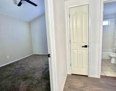7489 Plaza Redonda Drive - Photo Thumbnail 32