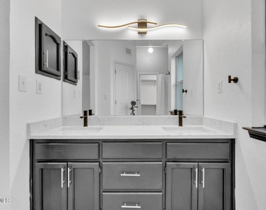 7489 Plaza Redonda Drive - Photo Thumbnail 28