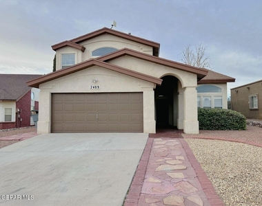 7489 Plaza Redonda Drive - Photo Thumbnail 3