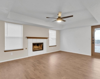 7489 Plaza Redonda Drive - Photo Thumbnail 13