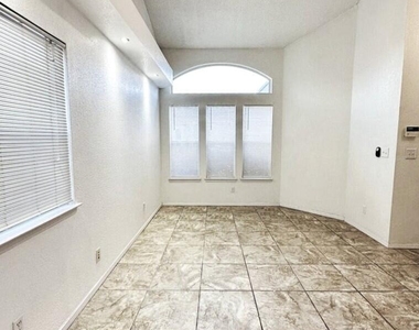 7489 Plaza Redonda Drive - Photo Thumbnail 8