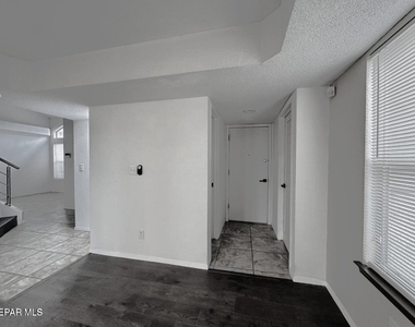 7489 Plaza Redonda Drive - Photo Thumbnail 37