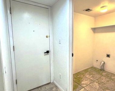 7489 Plaza Redonda Drive - Photo Thumbnail 38