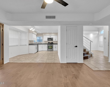 7489 Plaza Redonda Drive - Photo Thumbnail 12