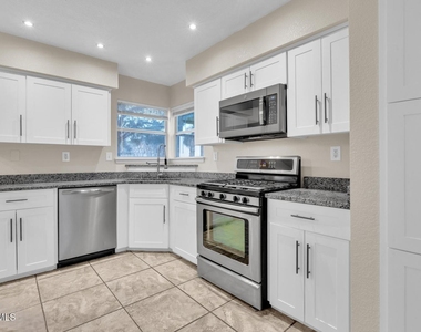 7489 Plaza Redonda Drive - Photo Thumbnail 20