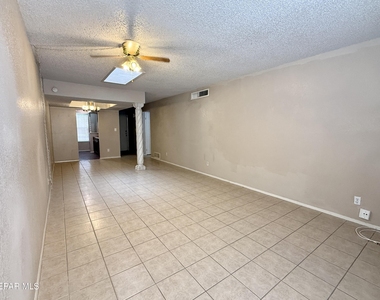 3112 Wayside Street - Photo Thumbnail 4