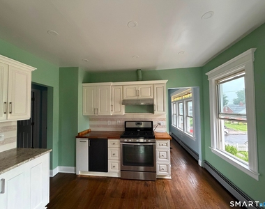 16 Charron Street - Photo Thumbnail 7
