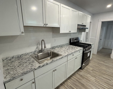 1036 Maplewood Avenue - Photo Thumbnail 7
